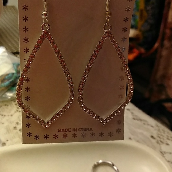 Designer inspired Rhinestone earrings - Picture 4 of 4